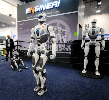 로봇이 움직이거나 작업하는 모습